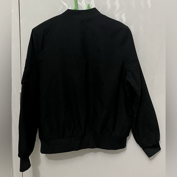 Korean bomber jacket🖤 •Size:small•fabric:polyester blend viscose•Colour:Black - Picture 3 of 3